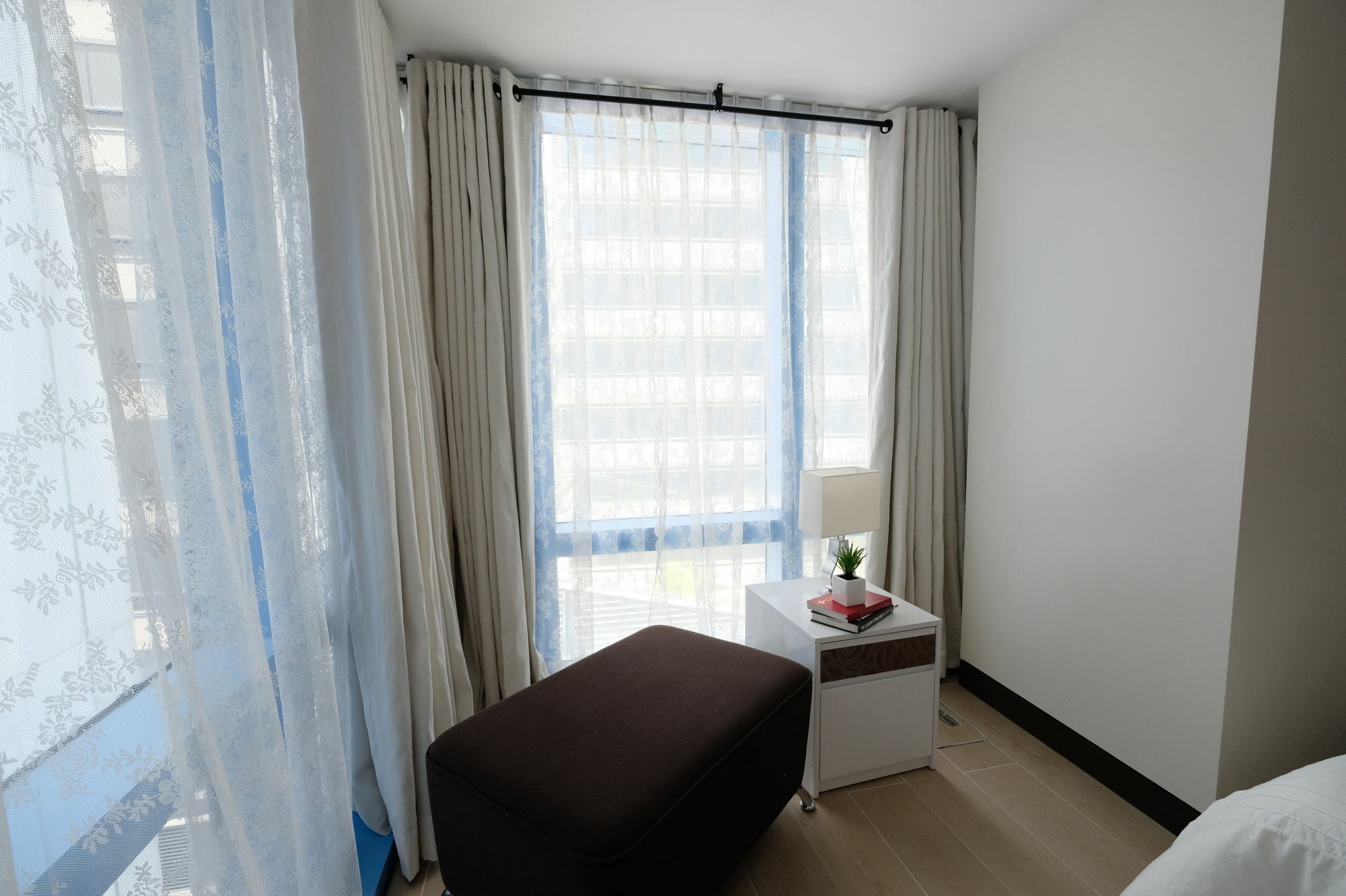 Csuites At Two Central Residences ماكاتي المظهر الخارجي الصورة